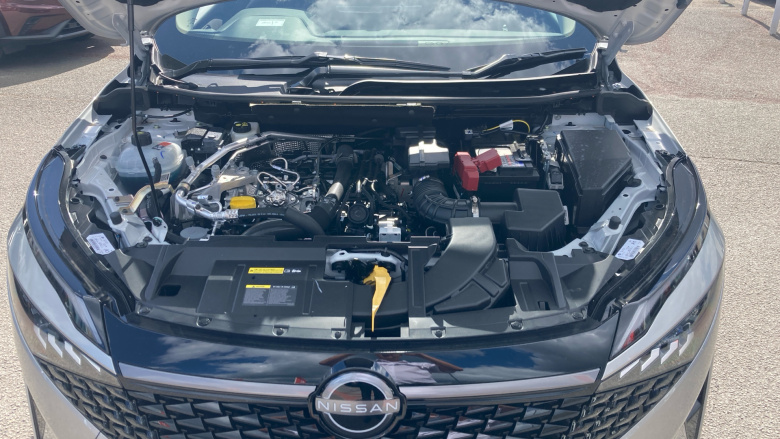 Nissan Qashqai 1.3 DiG-T MH Acenta Premium 5dr Petrol Hatchback